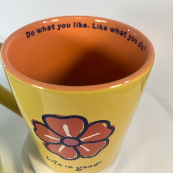 Life Is Good Ceramic Coffee Mug Set Of 2 Flower Design 12 Oz Yellow Green - Picture 3 of 5